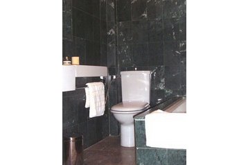 Albania Privát Kaninë, Esterno